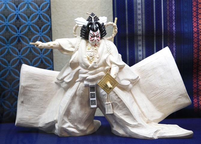 歌舞伎人形を得意とした小島与一さん作の「暫」 - 博多織と博多人形の