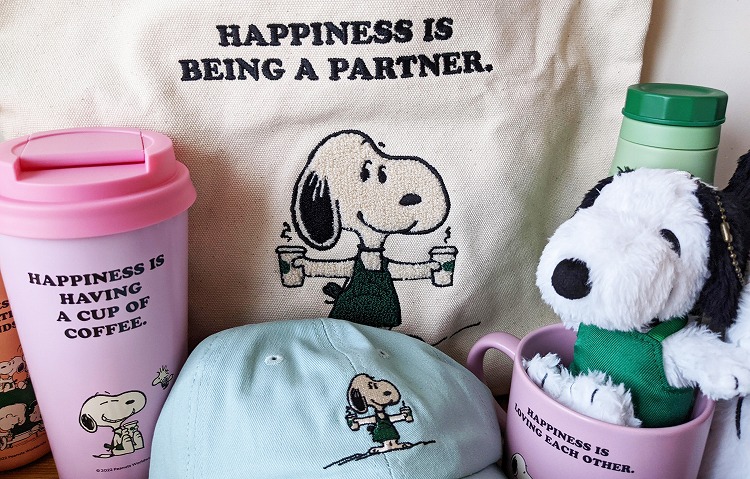スターバックス×PEANUTSスヌーピー ぬいぐるみMiniミニ キーチャーム