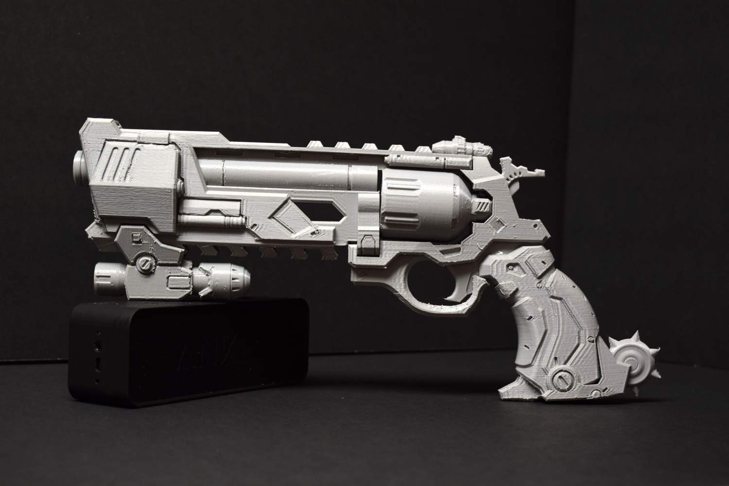 今週のモデル：マクリーのブラックウォッチピースキーパー[正午です