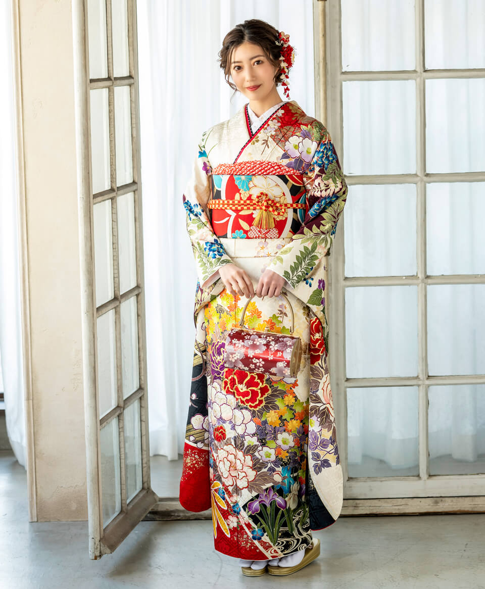 美しい黒地の花柄振袖 着物 絹製 未仕立て品 【公式通販】 美品
