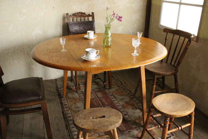 ヴィンテージ ラウンドフォールディングテーブル フレンチミッド