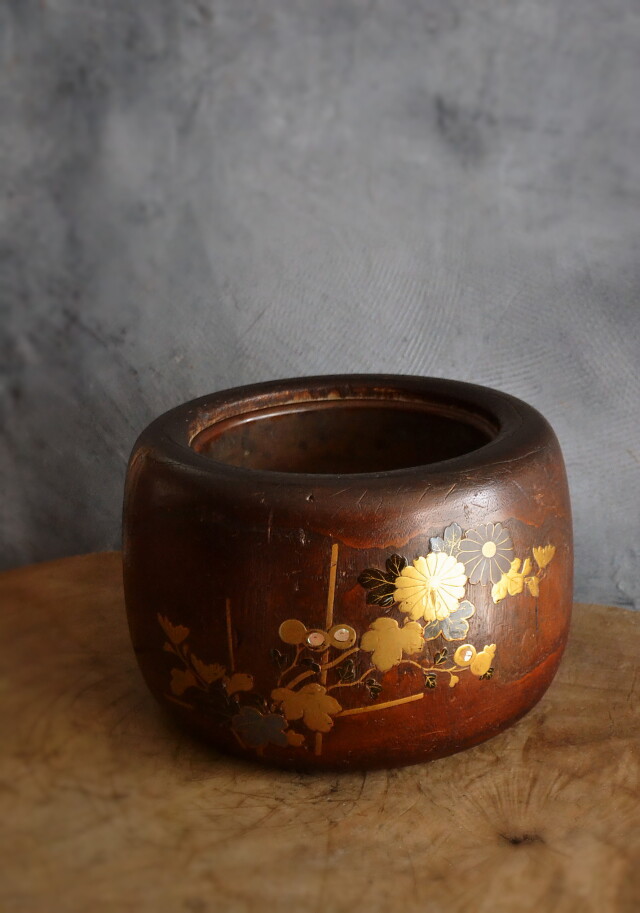 桐火鉢一対 菊蒔絵 草花 木箱入り 手あぶり 古民具 漆芸 茶道具【MB55】