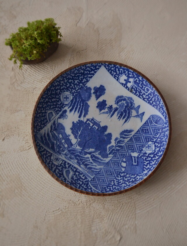 中国 大清雍正年製 青花染付 山水図 皿 背面寿字文