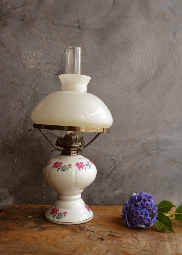 大正時代 Z13【大正ロマン】昭和レトロ オイルランプ 乳白 手描き小花