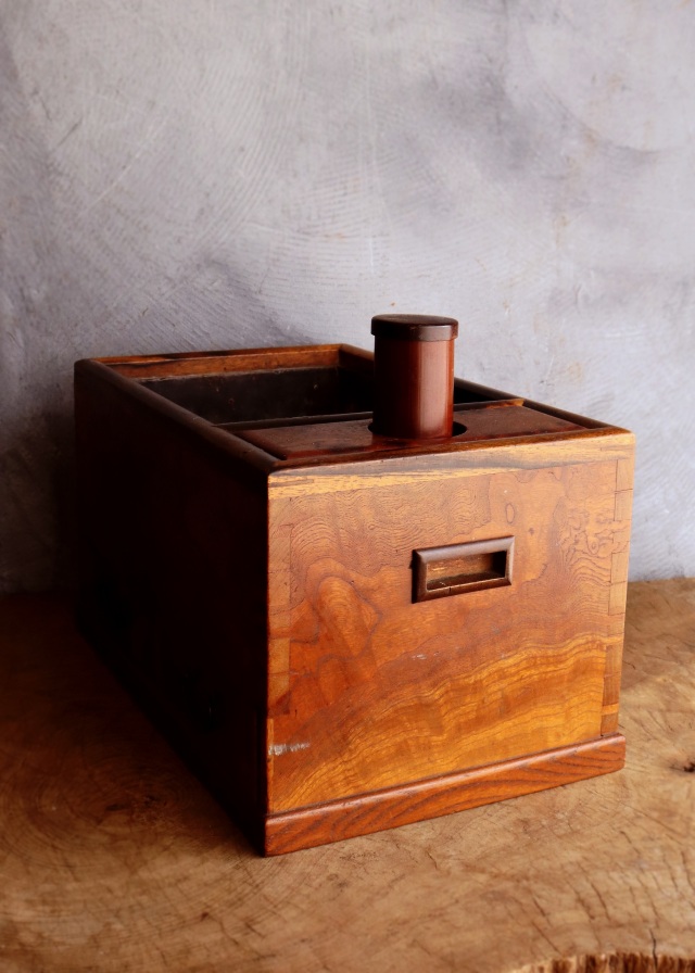 小さな長火鉢 手あぶり 民具 木製火鉢 卓上火鉢 古家具 風炉 欅Antique