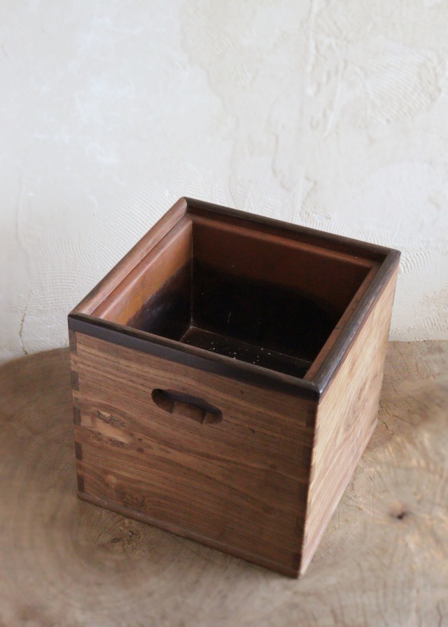 匿名配送＆送料込】木製 箱火鉢 アンティーク 古道具 手あぶり｜2026年
