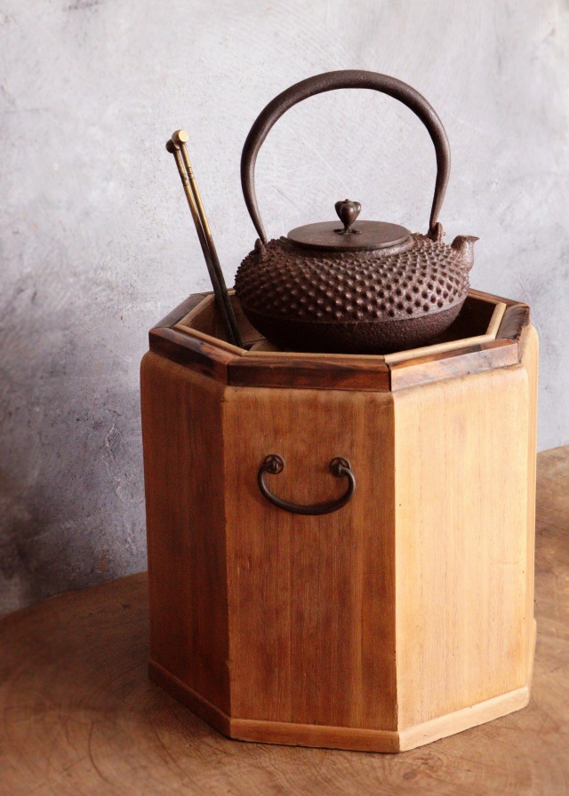 火鉢（ケヤキ）