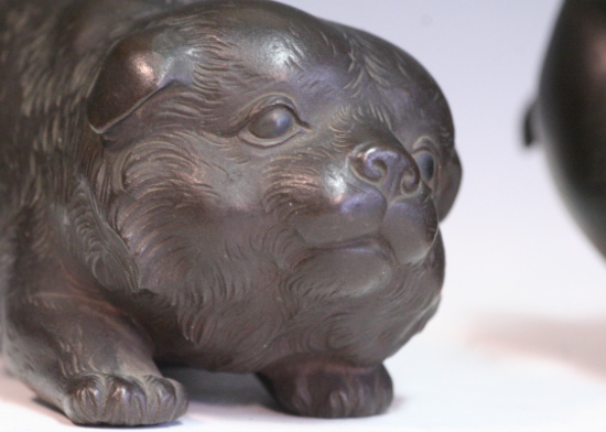 金工師 秀山作 鋳銅 戯れる子犬 置物 共箱 M R9214 金工師 秀山作 鋳銅