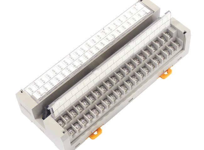 ULTRAシリーズ|インターフェイス端子台|ねじ式端子台|製品一覧|サーボ