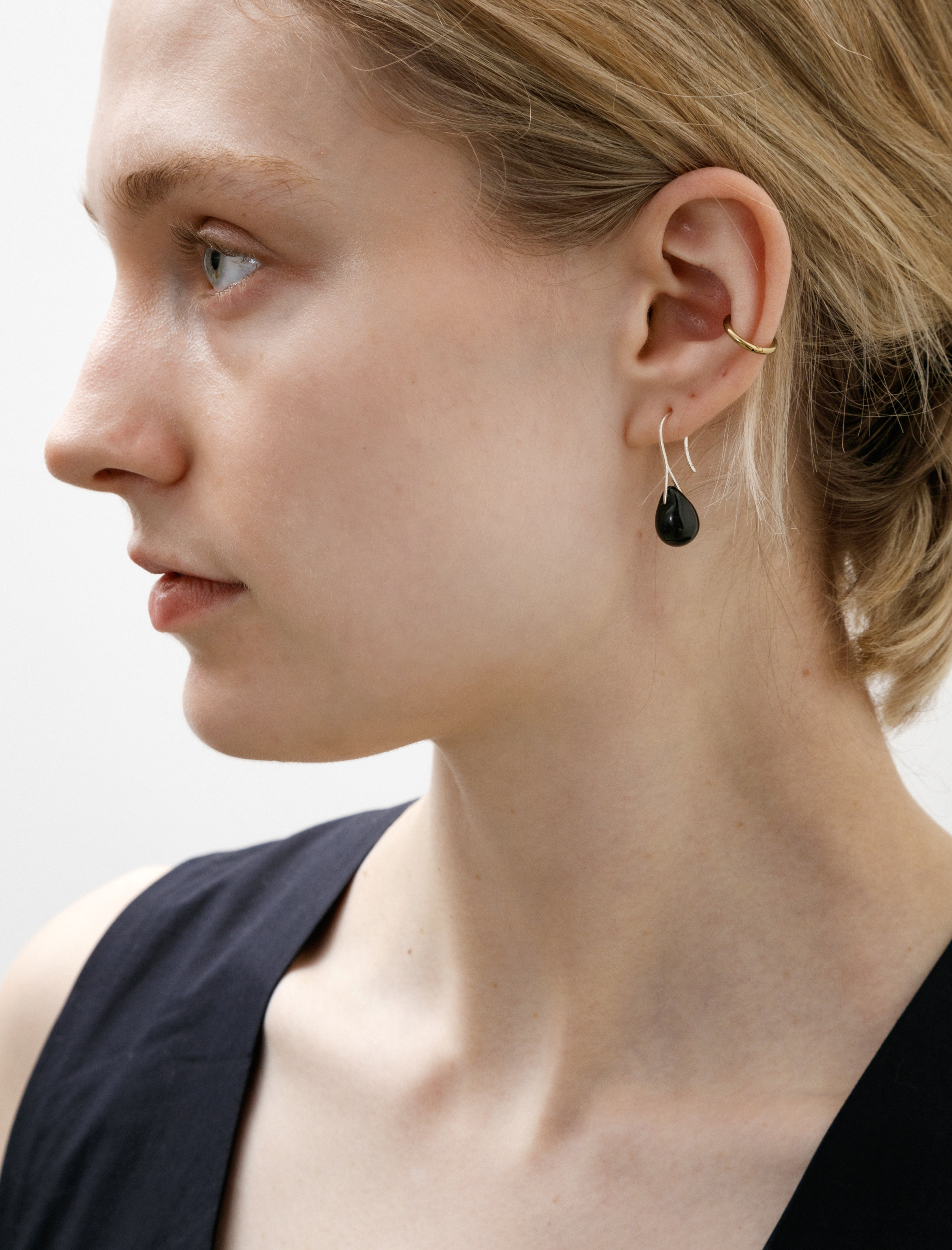 Sisi Joia Gota Mini Earrings Black – Neighbour