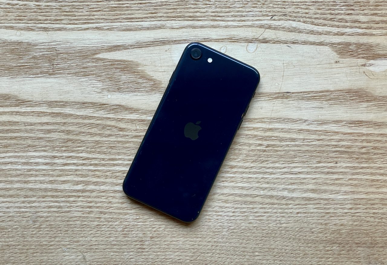 iPhone 2024 SE3 本体 64GB ミッドナイト iPhone SE3 本体