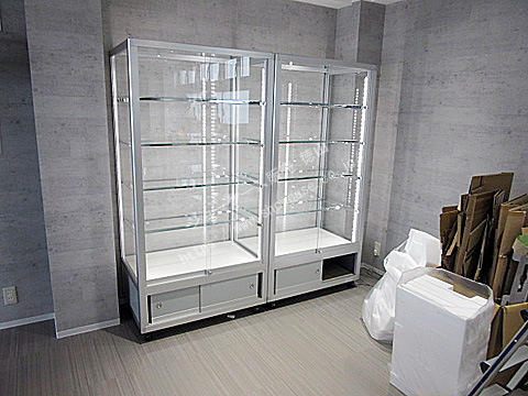 店舗用什器・デラックスショーケース【ショーケース販売の徳山】