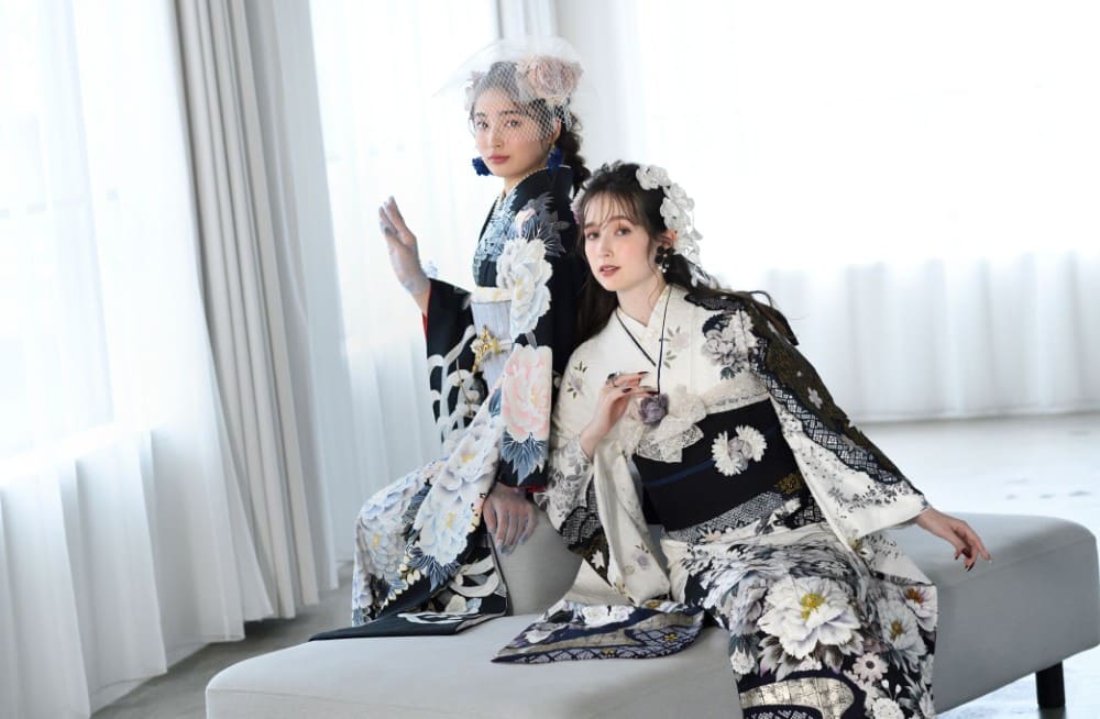 成人式はモノトーン振袖で大人っぽく！白・グレー・黒の振袖の最新