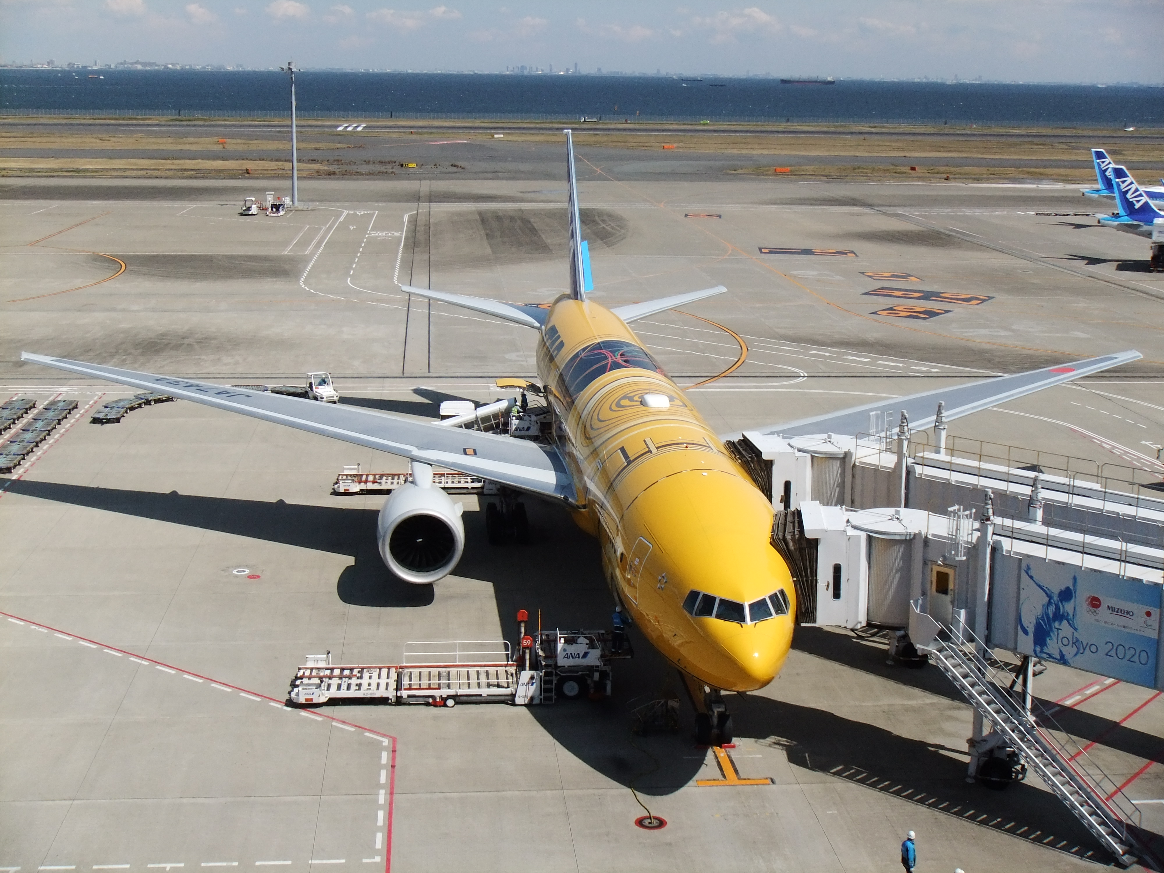 C-3PO ANA JET 1/200 スター・ウォーズ ANA Boeing 777-200ER JA743A