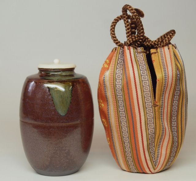 茶入れ□高取焼 喜久山作 肩衝茶入 茶瓶 茶壷 茶釉 糸切り高台 時代物