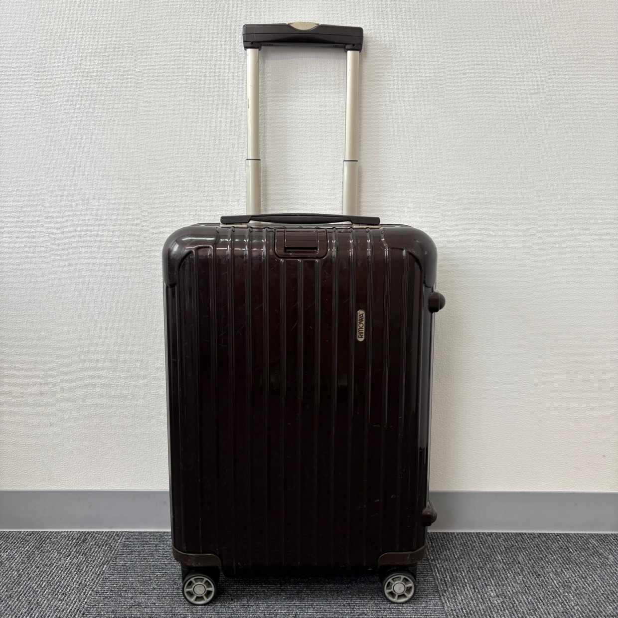 リモワ サルサデラックス(エッセンシャル) 872.52-2 33リットル 中古美
