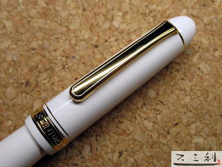 プラチナ ＃3776センチュリー シュノンソーホワイト スミ利で好評