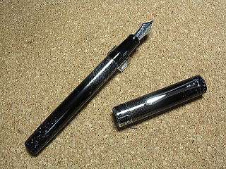 パイロット創立90周年記念万年筆「螺鈿・朱鷺」スミ利にてご注文受付中！