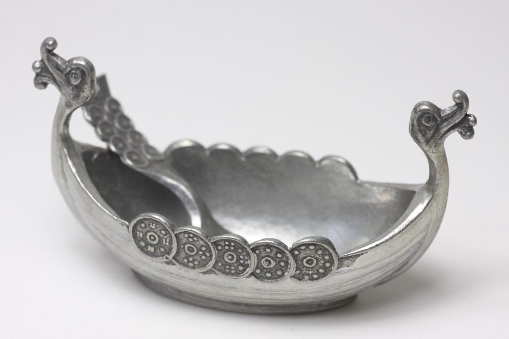 ビンテージ北欧雑貨/スウェーデン製/ヴァイキングと船/メタル製