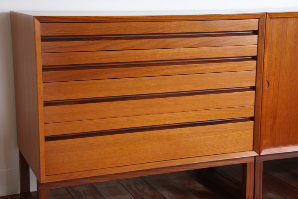 北欧ビンテージ家具/デンマーク チーク キャビネット