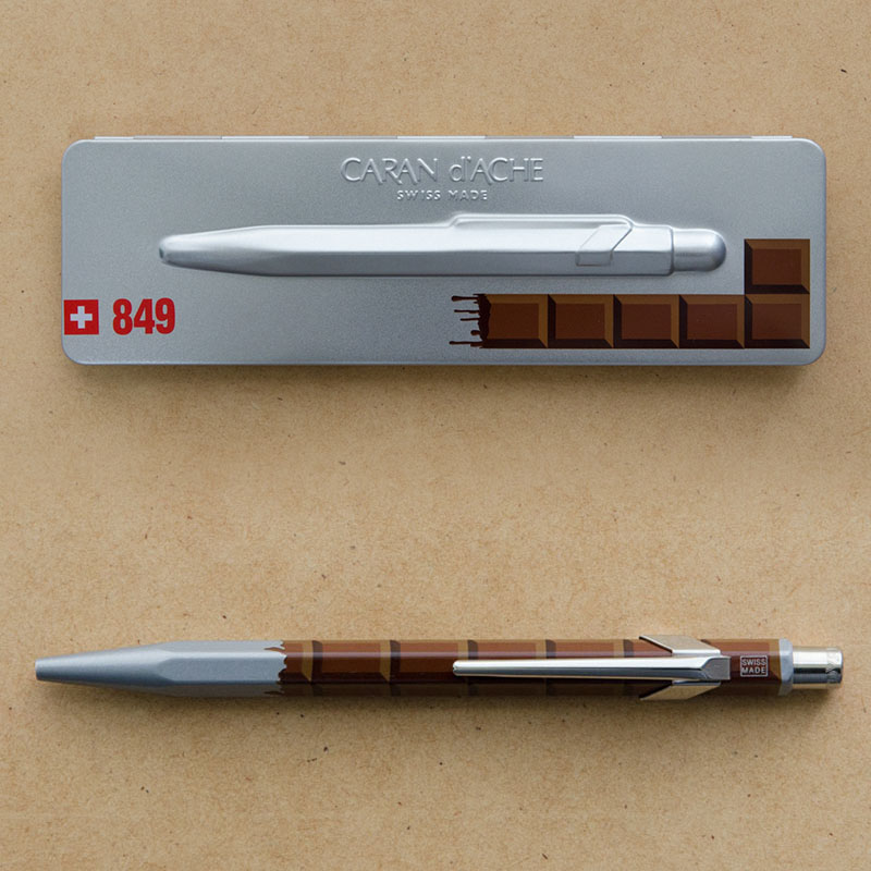 チョコレート柄がかわいいボールペン。実は超高機能で書き心地が良い