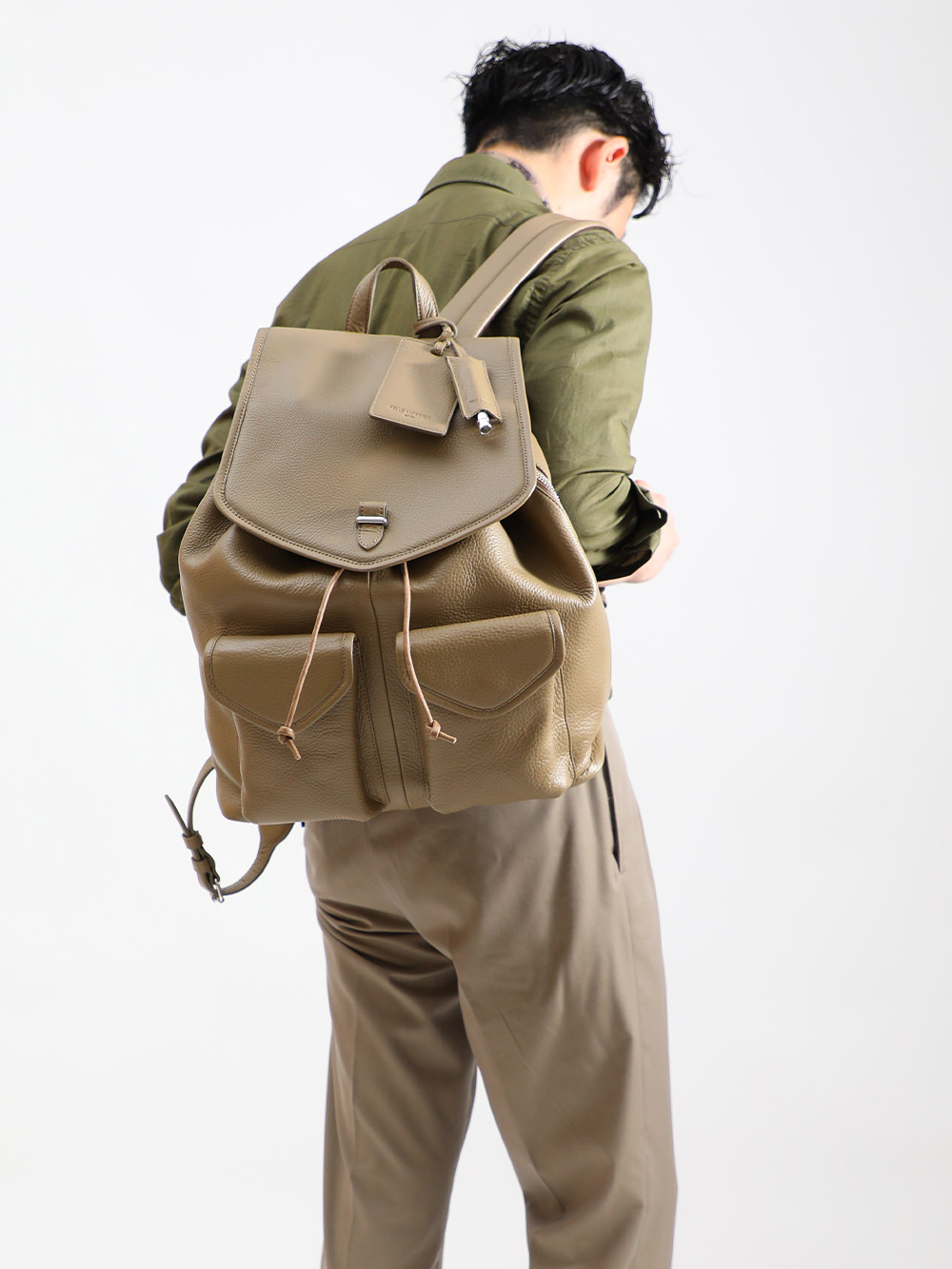 大人のフラップバックパックが発売開始