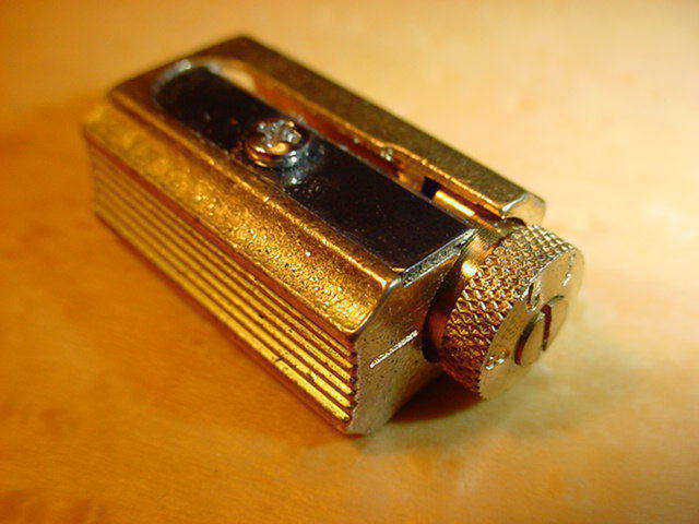 ダックスDUX鉛筆削り