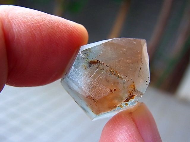 ウクライナ産バイカラートパーズ原石 64.2カラット - パーフェクト