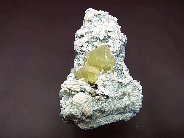 シェーライト（灰重石）原石60.1g - パーフェクトストーン PERFECT STONE