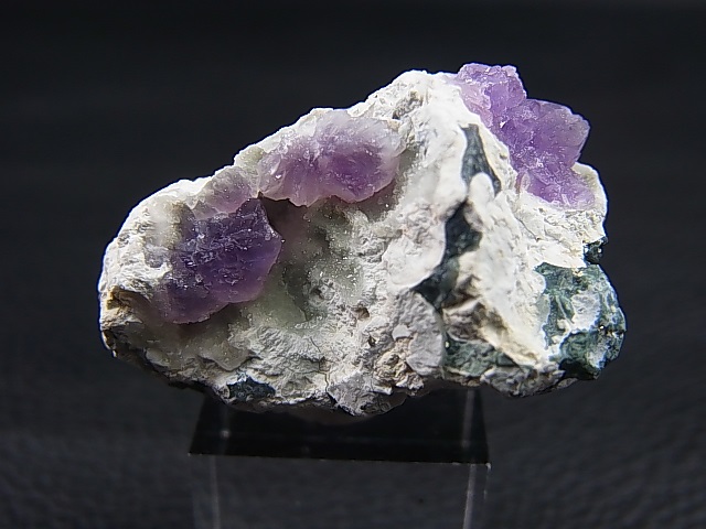 尾小屋 1 紫水晶 アメジスト 国産水晶 国産鉱物 紫水晶 アメジスト