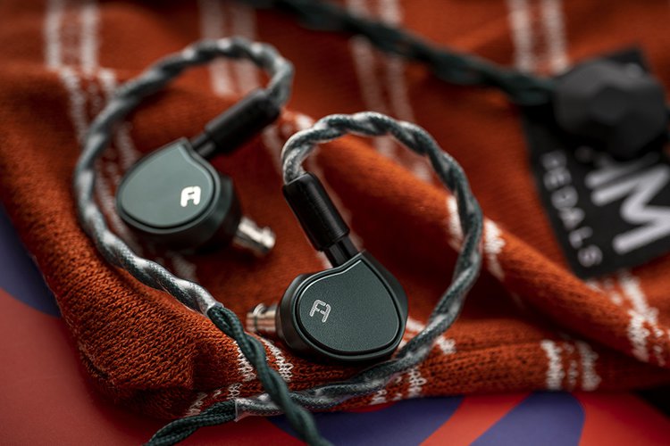 FAudio、第2世代ドライバー搭載の最上位ダイナミック型イヤホン