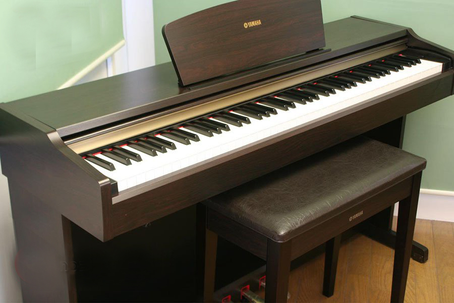 YAMAHA YDP 123