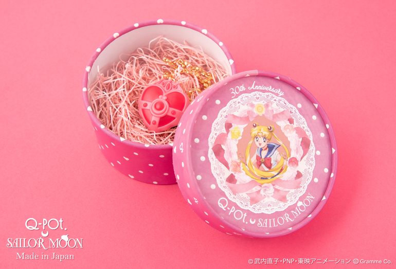 601お セーラームーン キューポット ノベルティ ペーパーウエイト Q