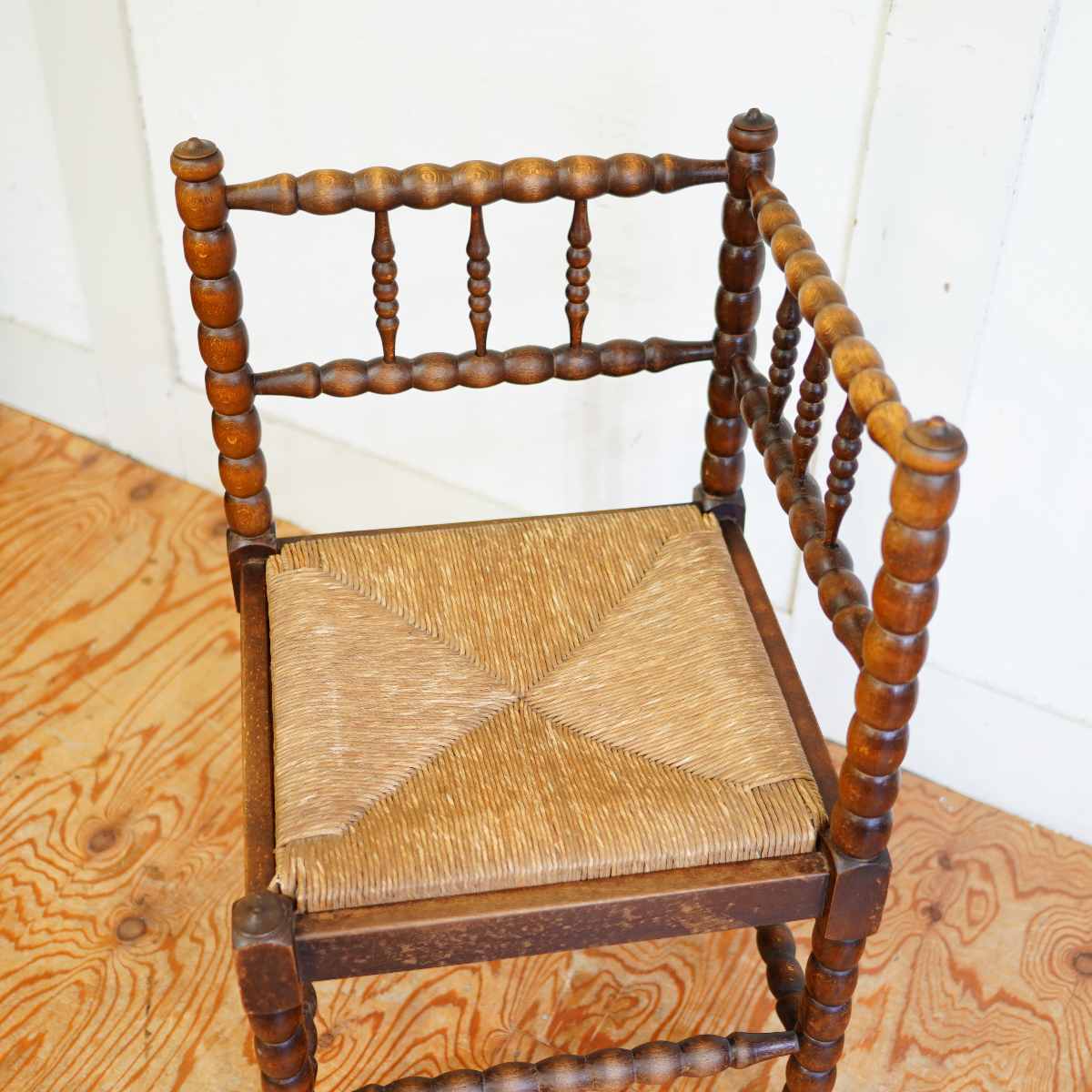英国アンティーク コーナーチェア ボビンフレーム ラッシ張り 糸巻