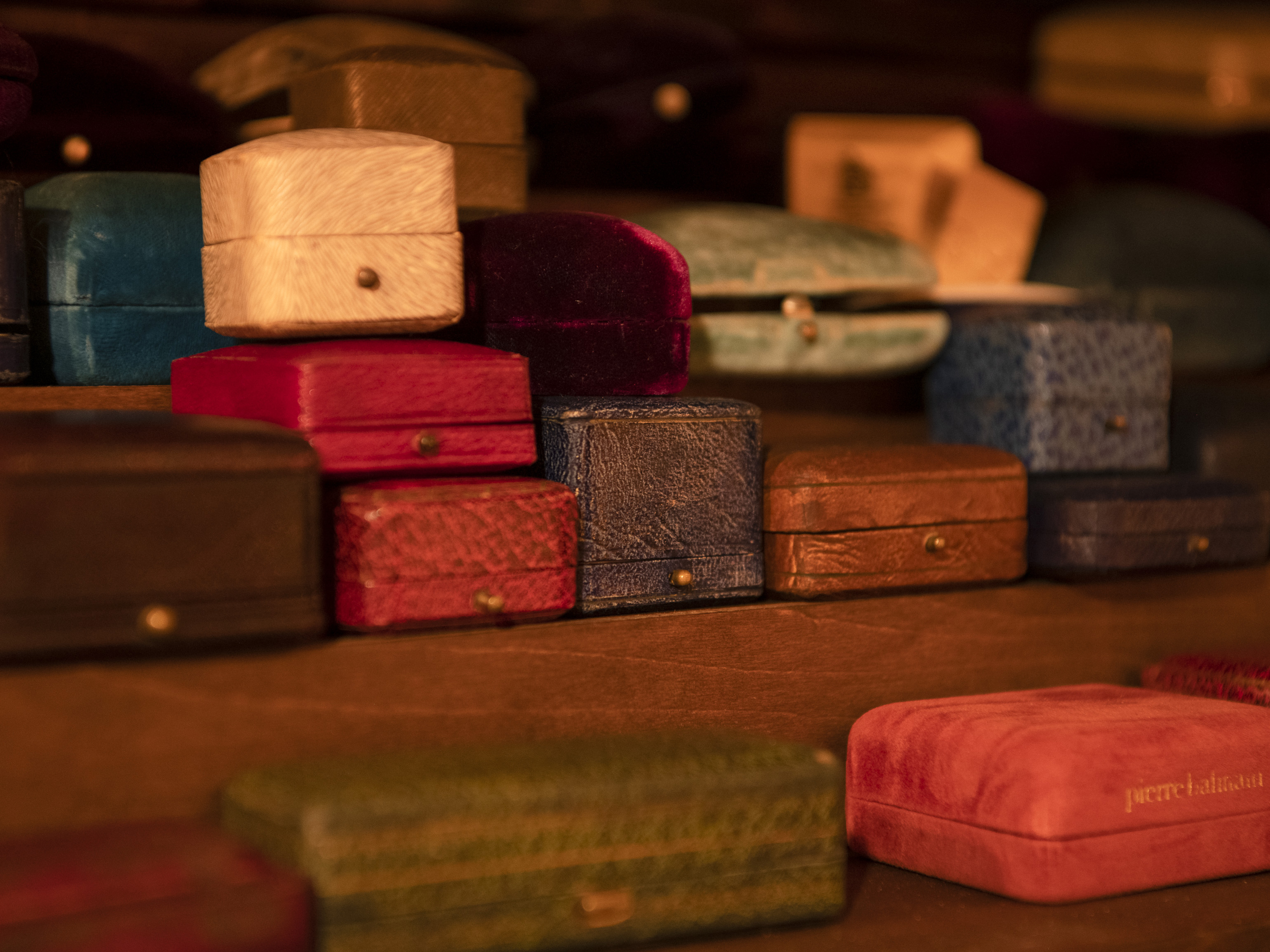 一生ものに出会うアンティークジュエリーボックス | Special Library