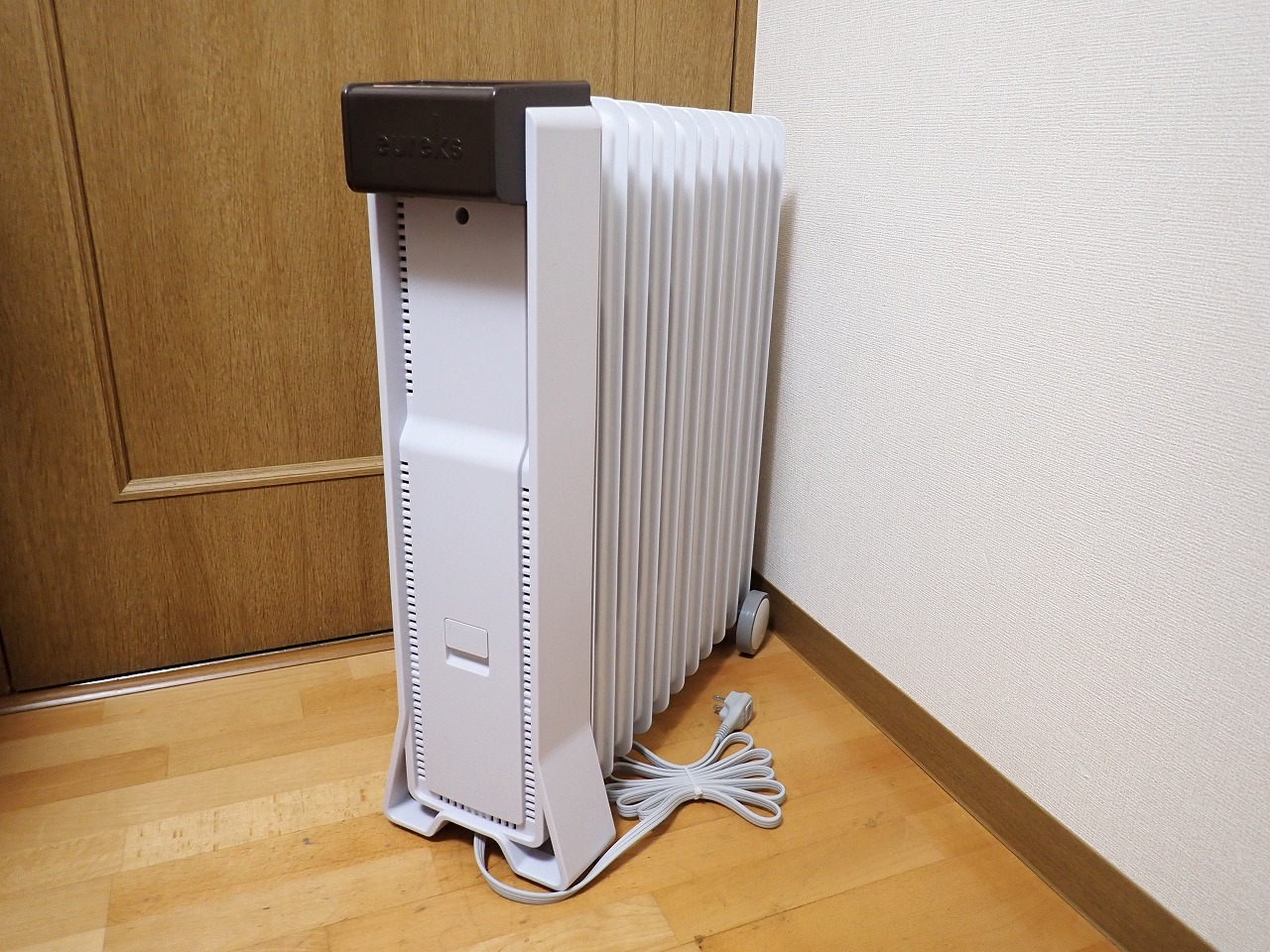 eureks オイルラジエターヒーター RFX11EH(IW) 1500W eureks オイル