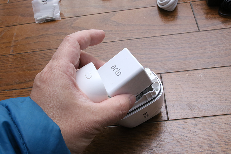 ネットワークカメラ「Arlo」with便利アクセサリーの数々