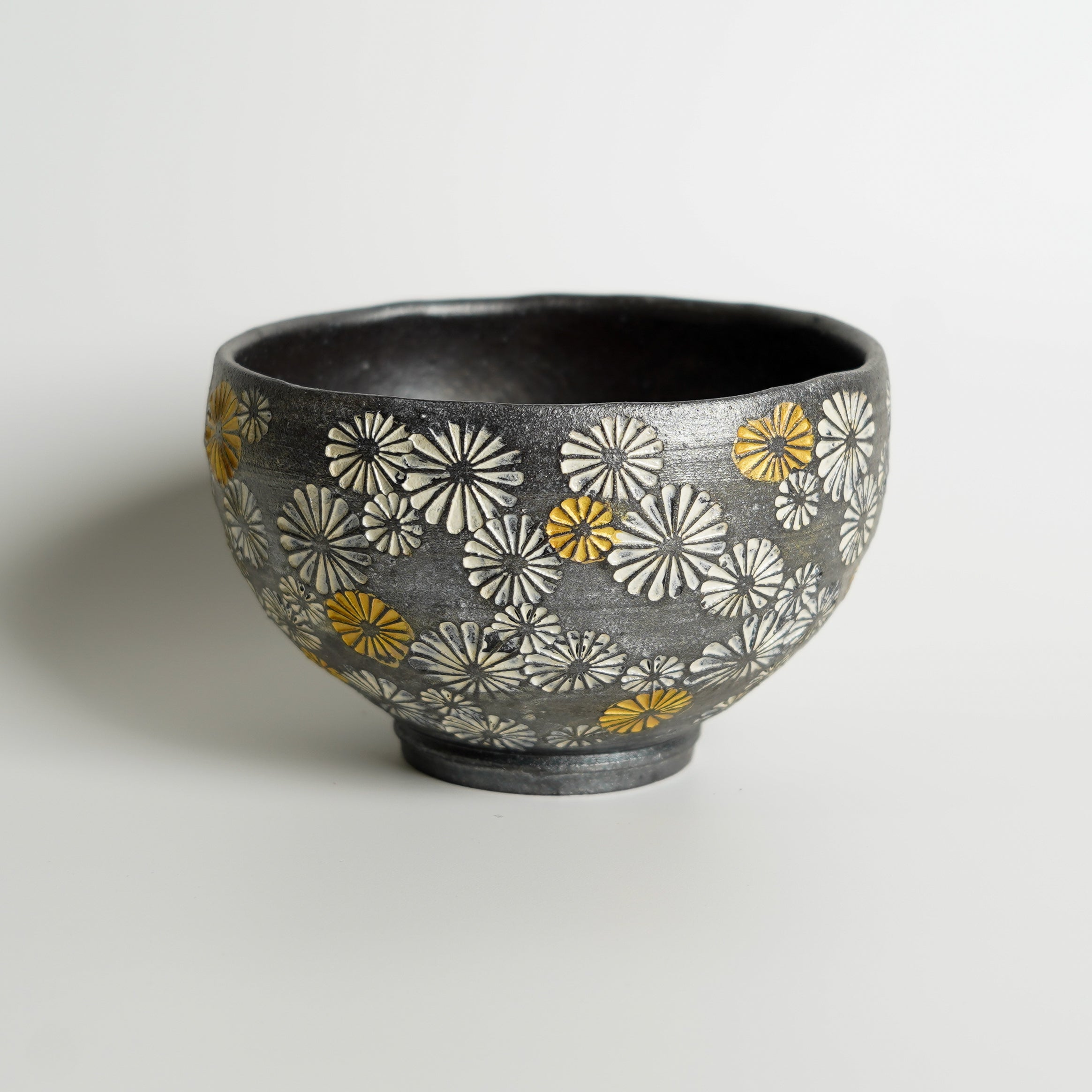 黒三島金彩抹茶碗｜綿島康浩 - Watajima Yasuhiro