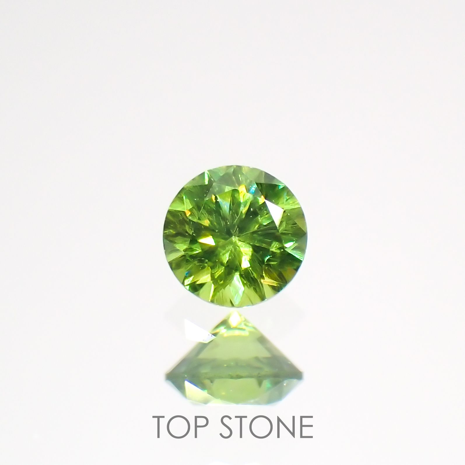 グリーンガーネット（デマントイド？）の母岩付き原石（パキスタン産