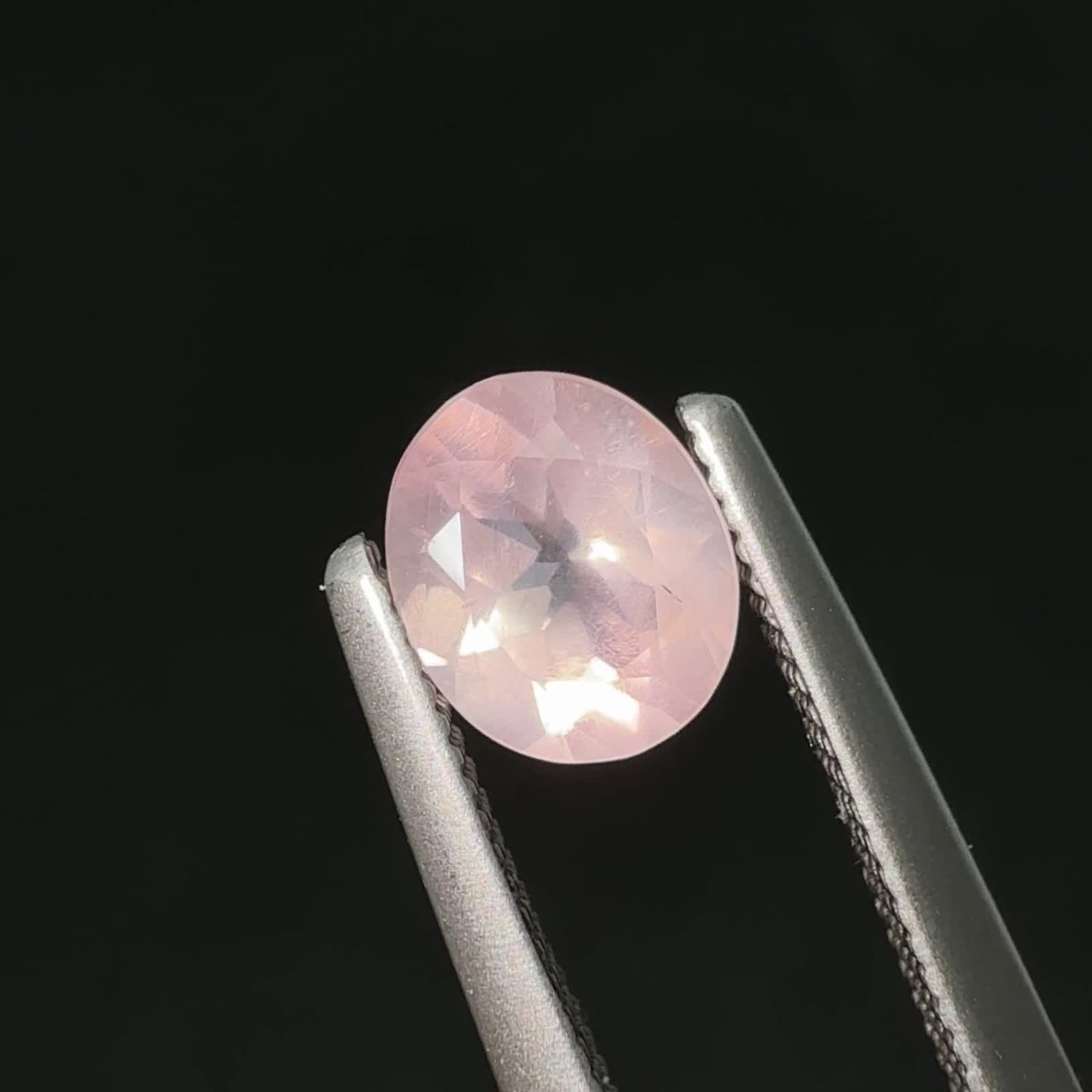 ローズクォーツ(宝石名ローズ・クォーツ)マダガスカル産 識別済 0.46ct