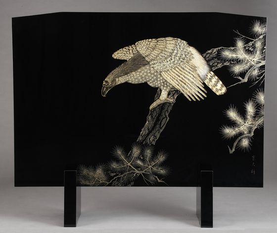 輪島塗沈金額装 鷹 漆額 松に鷹沈金は、輪島ならではの加飾の技・沈金