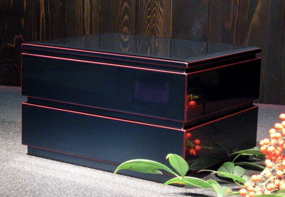 屠蘇器・重箱セット 溜塗 704,000円（税別） | 輪島塗の塗師屋 輪島