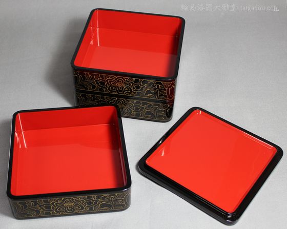 輪島塗 溜塗 網代 沈金 三段重 弁当箱 重箱 共箱 重箱・弁当箱 |