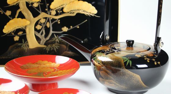 屠蘇器 松竹梅蒔絵 1,210,000円（税込） | 輪島塗の塗師屋 輪島漆器