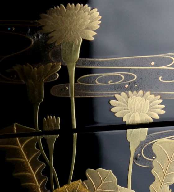 五段重箱 四季草花蒔絵 3,300,000円（税込） | 輪島塗の塗師屋 輪島