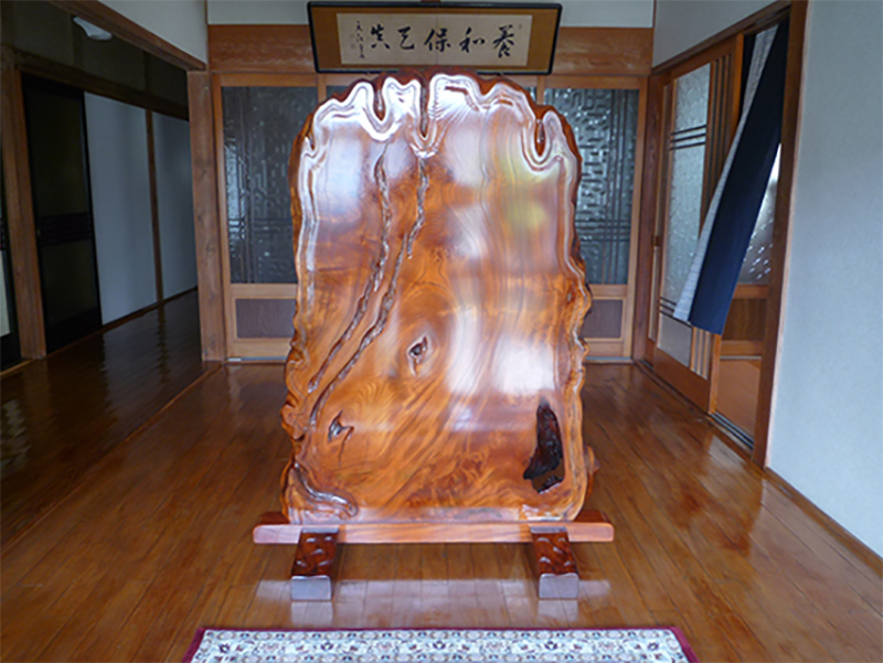 欅の一枚板の衝立