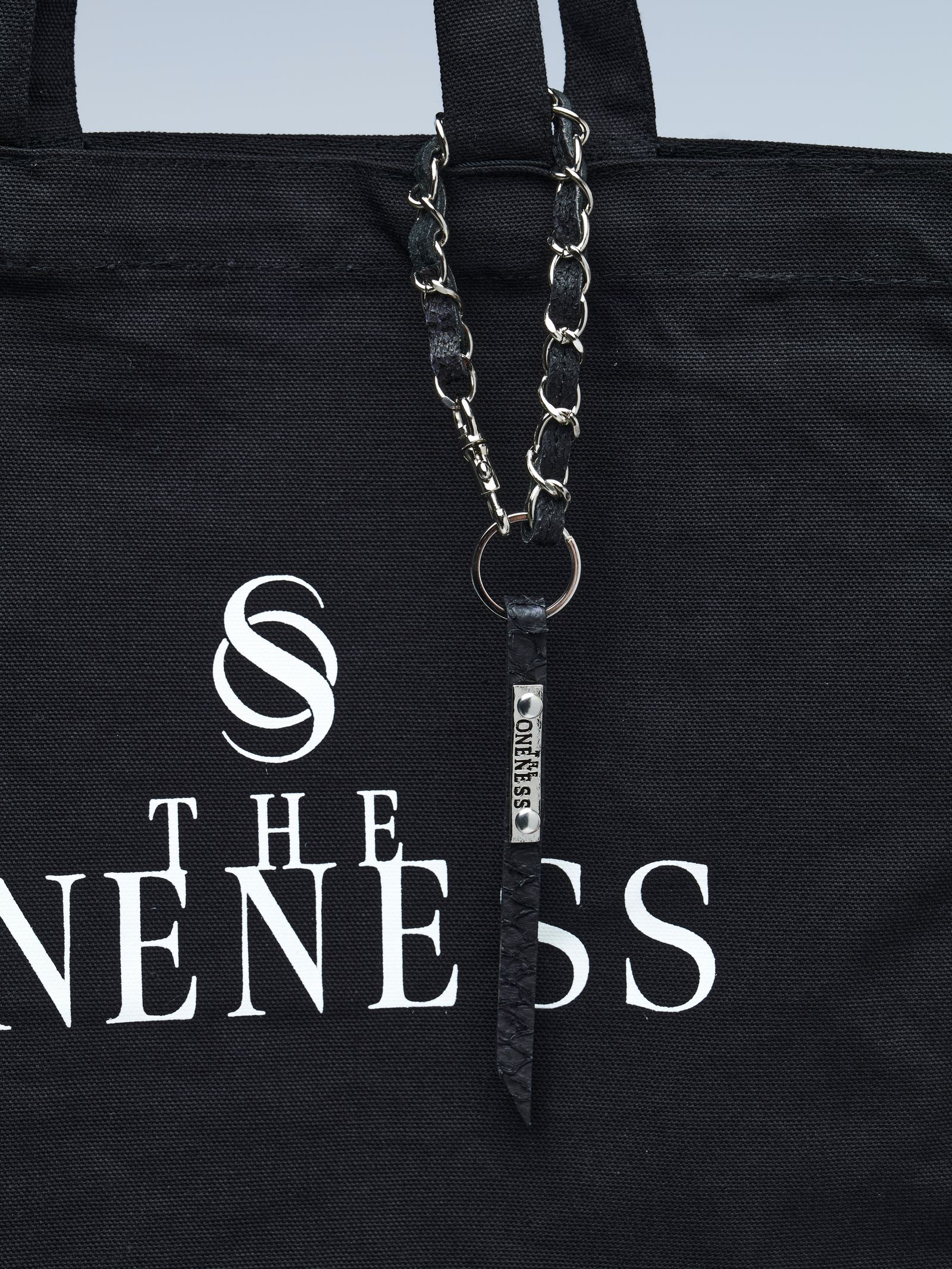 THE ONENESS】フィッシュレザー チャーム ブラック THE ONENESS