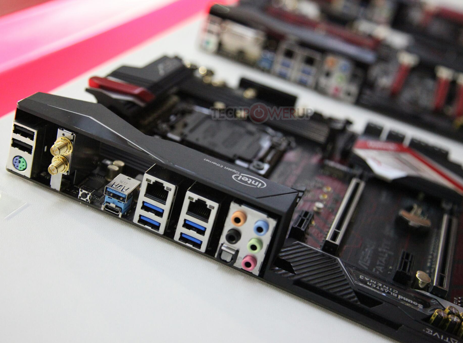 自作PC(ASUS X99-A, Corei7 5820K , メモリ64GB) Intel、コンシューマ