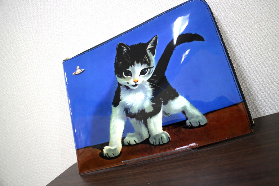 Vivienne Westwood/ヴィヴィアンウエストウッド】より、Kitten Clutch