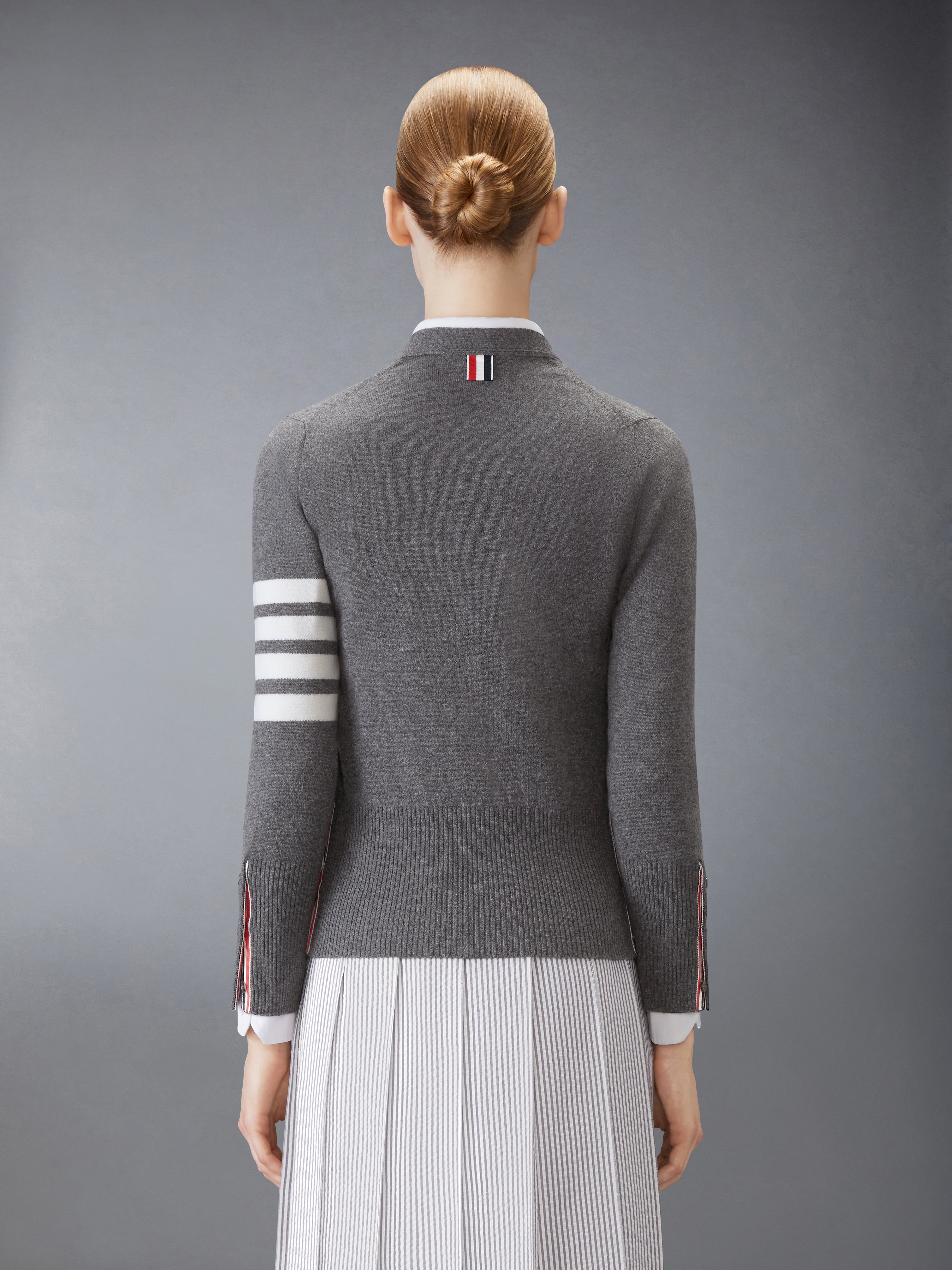 クラシック カシミヤ 4-BAR Vネック カーディガン | Thom Browne